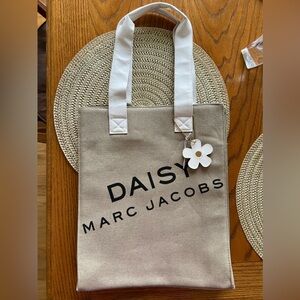 Daisy Marc Jacob’s Tote! Brand new, never used!